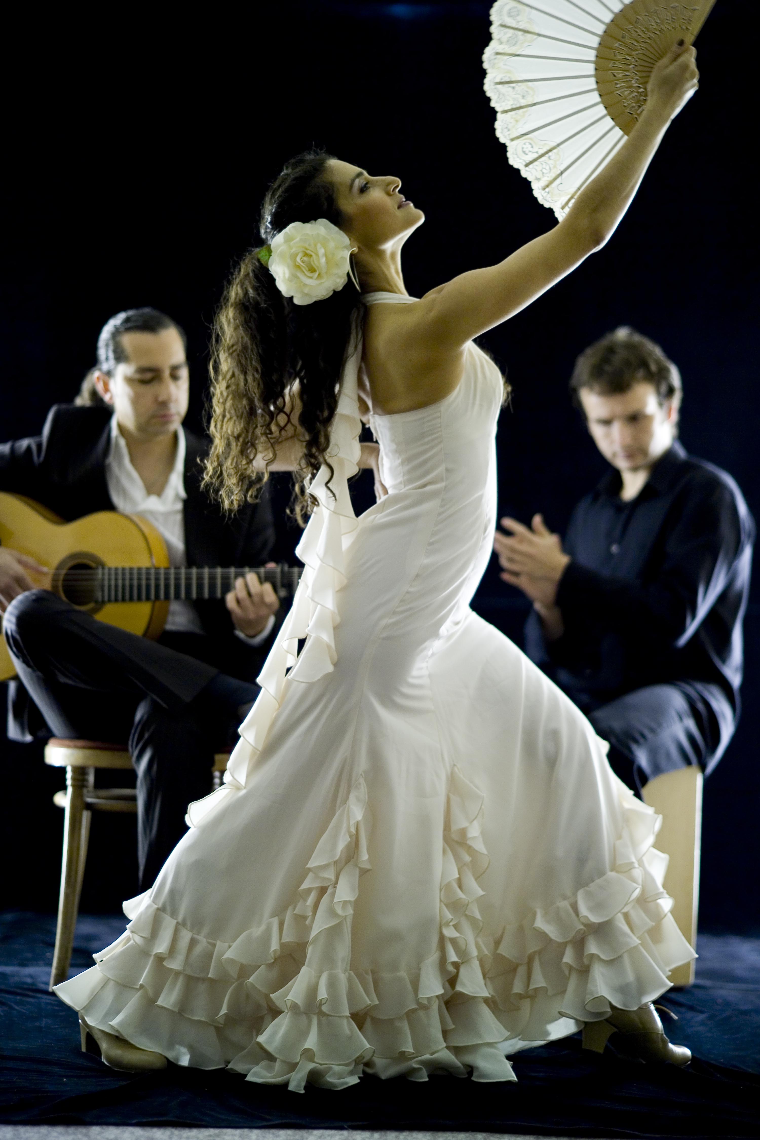 hire-flamenco-dancers-book-flamenco-dancers-hire-flamenco-show